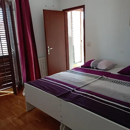 Apartment Mare 1 *